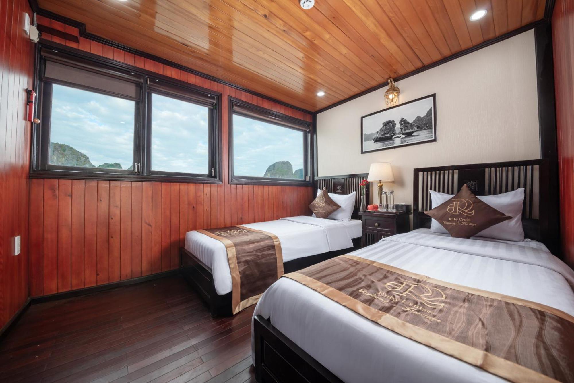 Ruby Cruise Hotel Ha Long Bagian luar foto