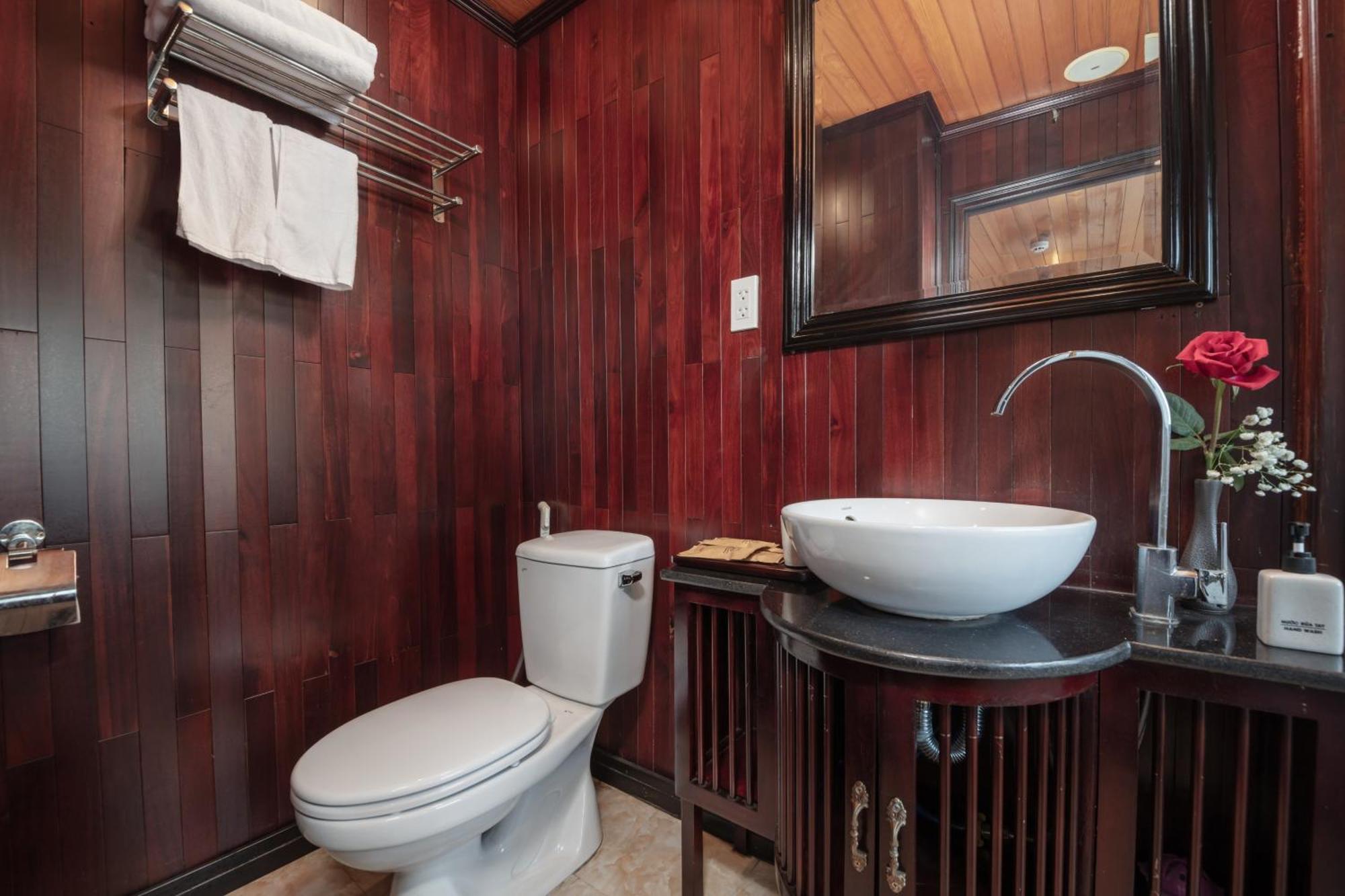 Ruby Cruise Hotel Ha Long Bagian luar foto