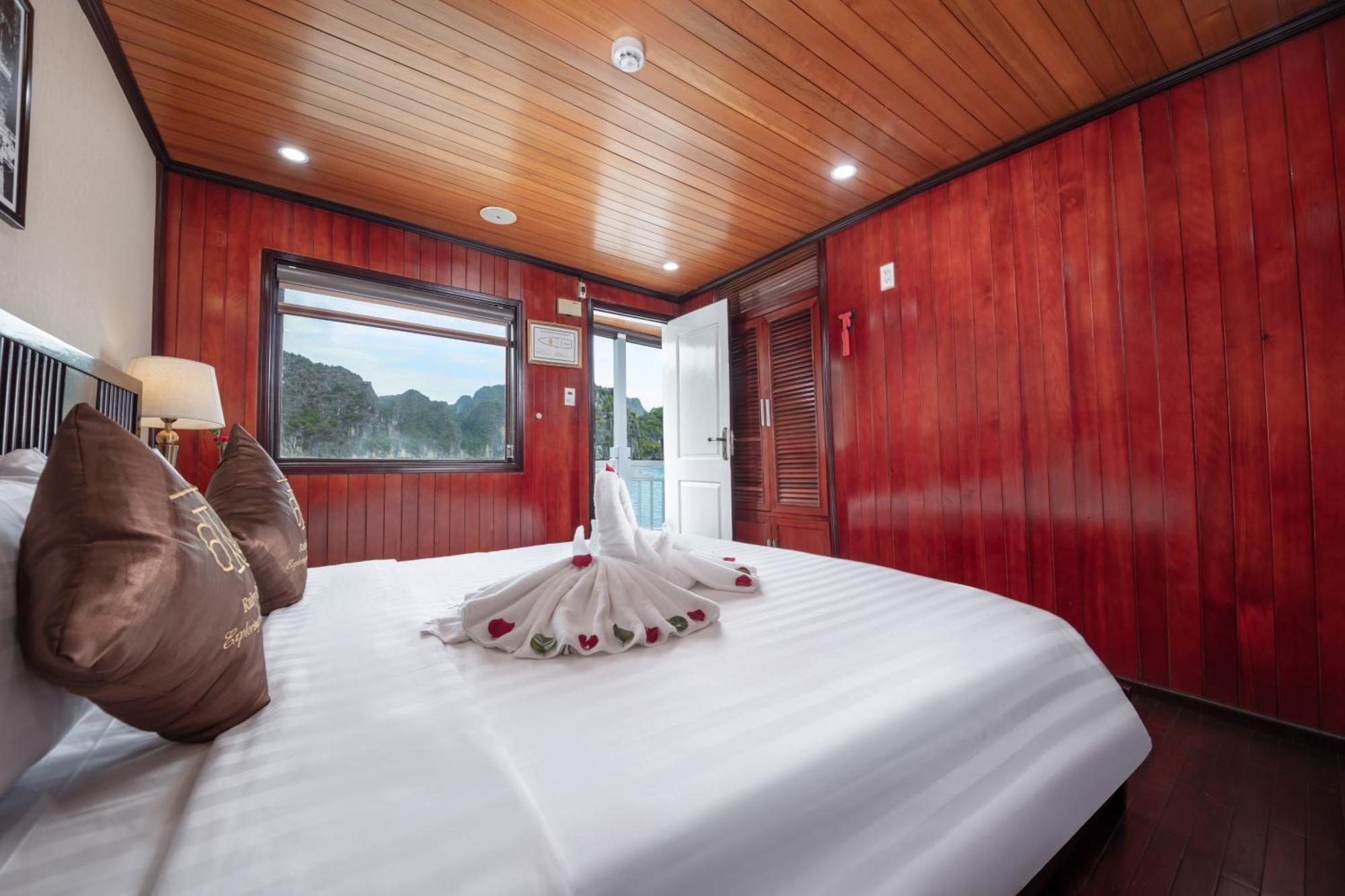 Ruby Cruise Hotel Ha Long Bagian luar foto
