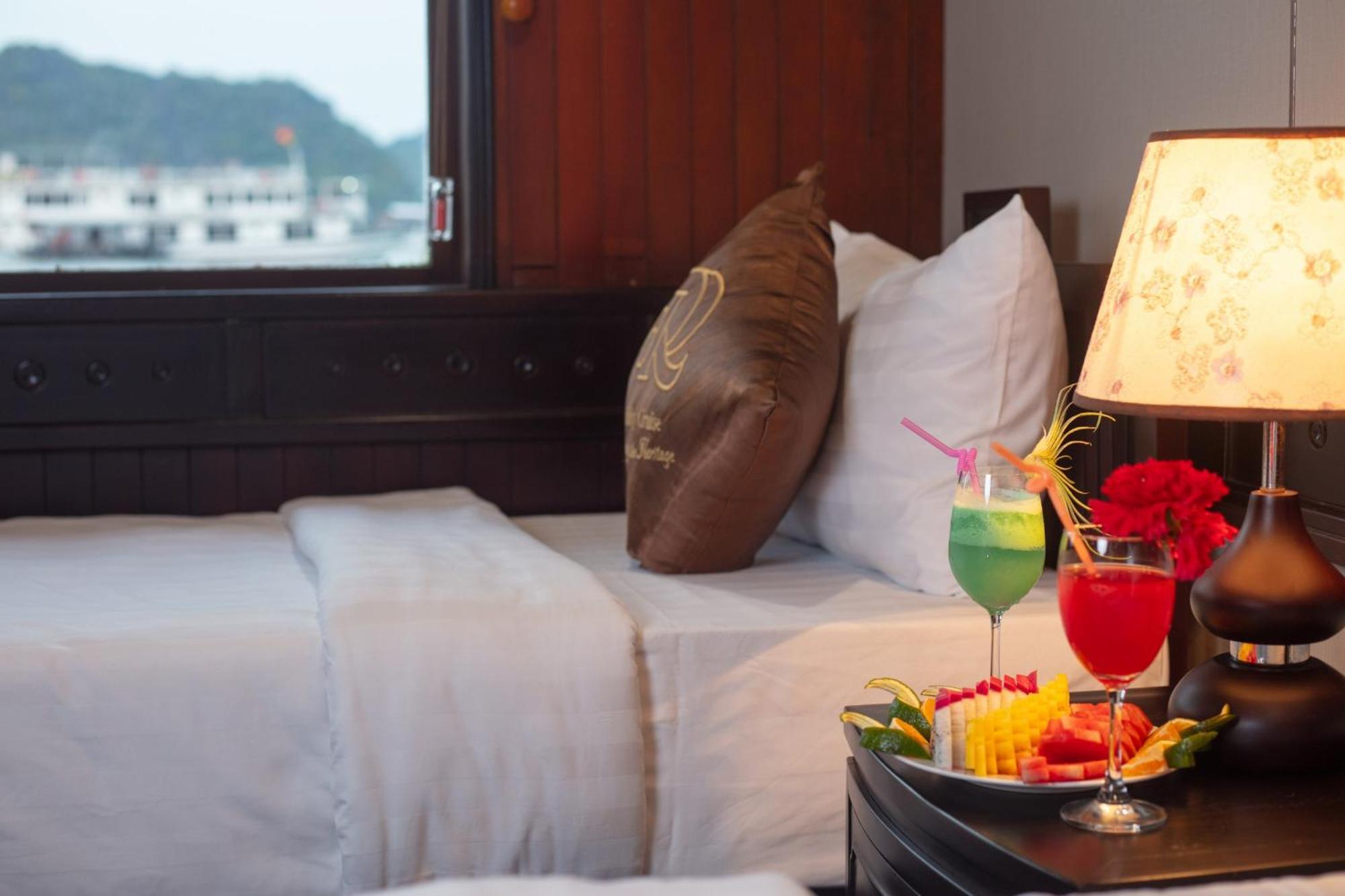 Ruby Cruise Hotel Ha Long Bagian luar foto