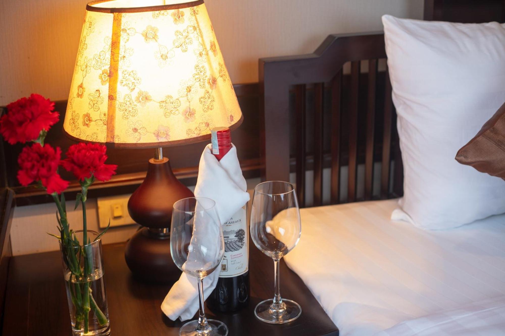 Ruby Cruise Hotel Ha Long Bagian luar foto