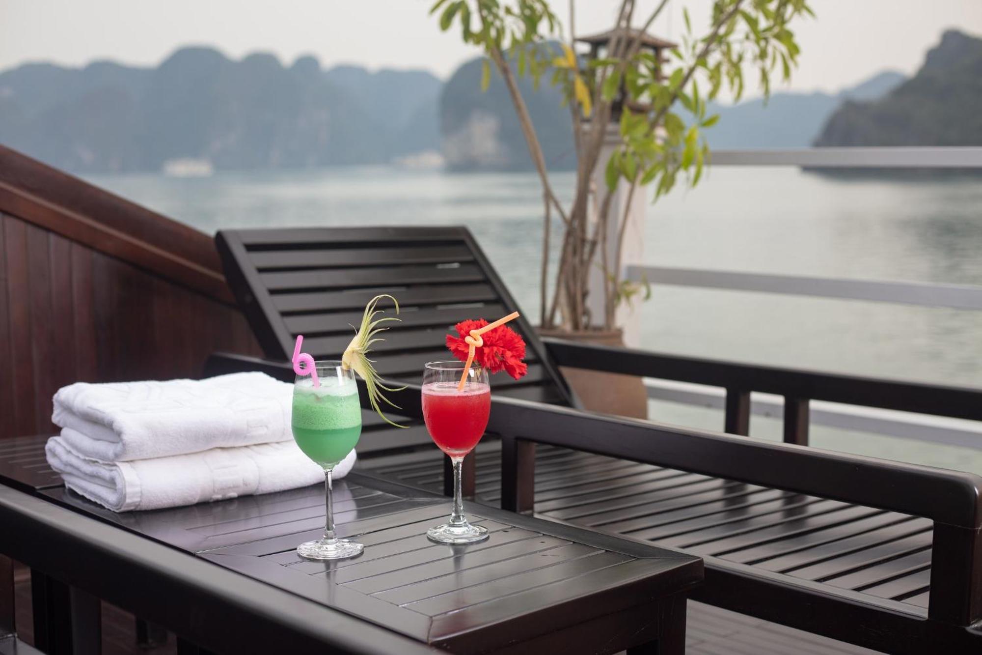 Ruby Cruise Hotel Ha Long Bagian luar foto
