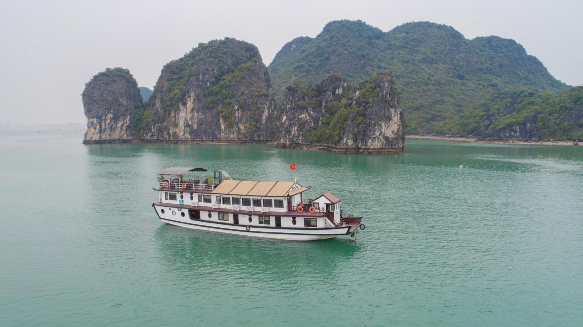 Ruby Cruise Hotel Ha Long Bagian luar foto