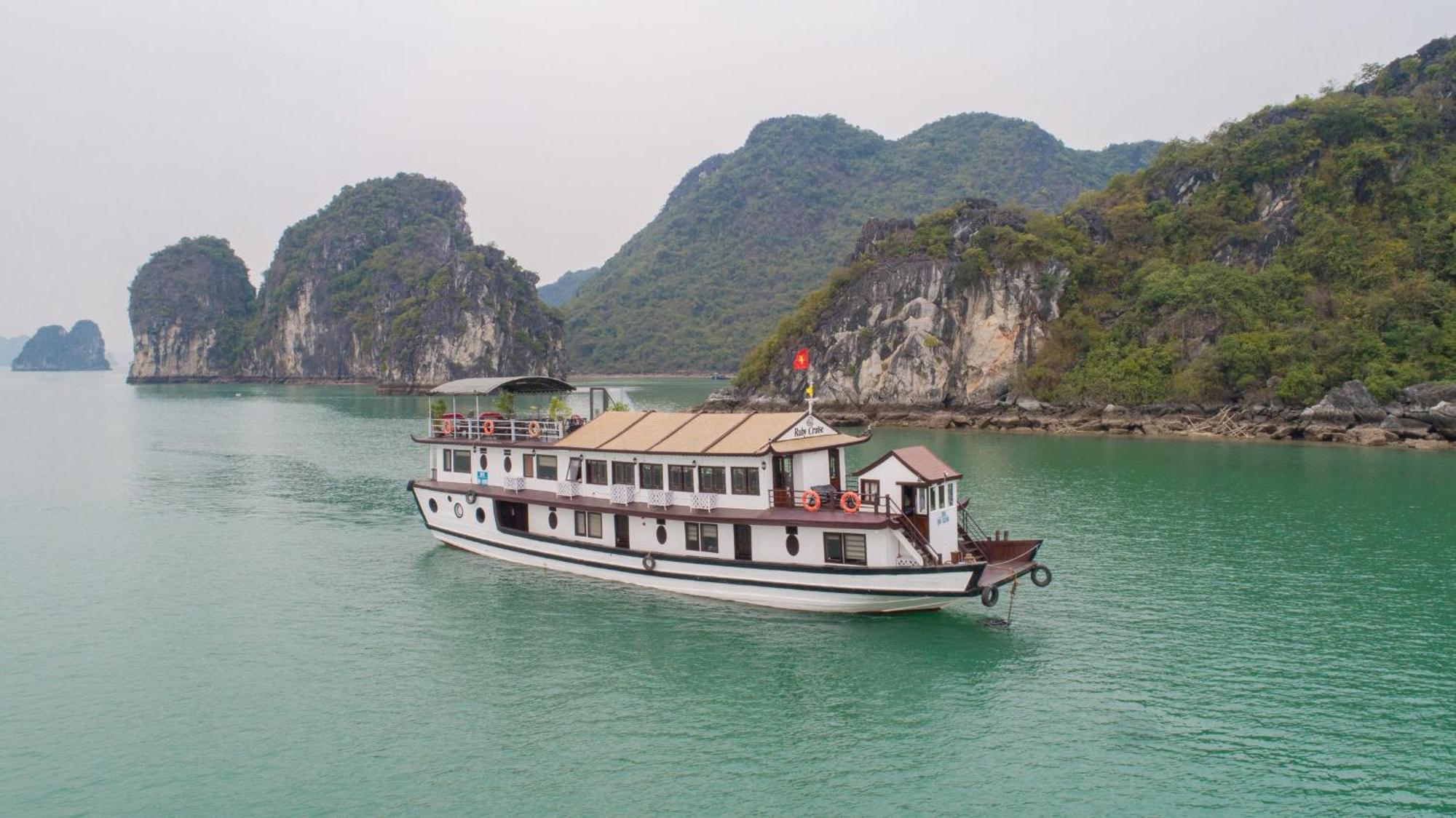 Ruby Cruise Hotel Ha Long Bagian luar foto