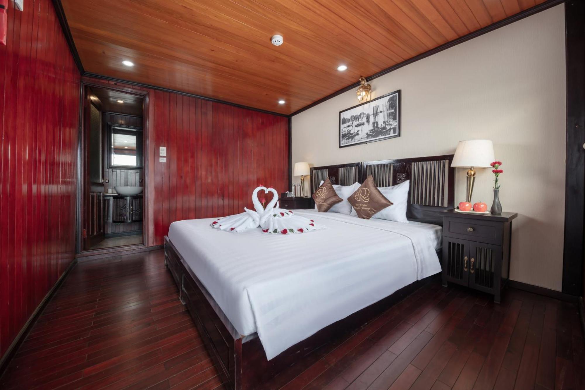 Ruby Cruise Hotel Ha Long Bagian luar foto
